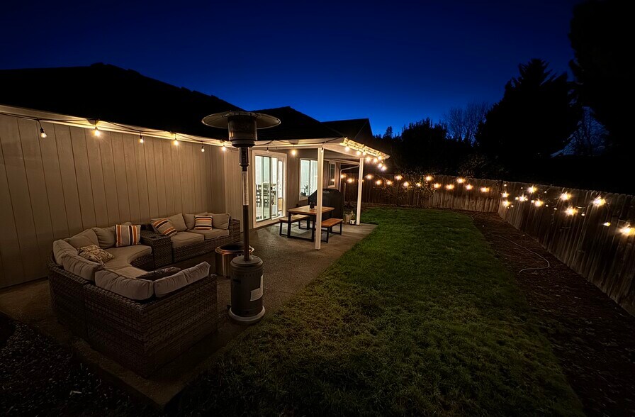 Building Photo - 1515 W Harbeck Rd