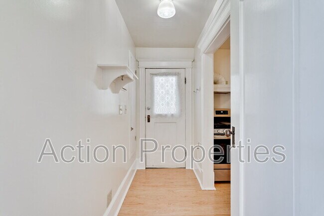 Building Photo - 1610 California St