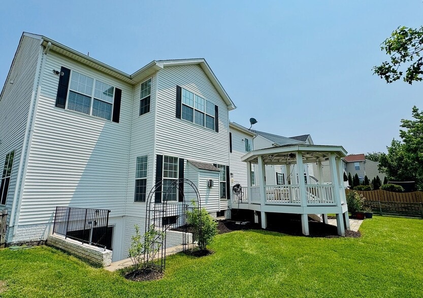 Building Photo - 5736 Caribbean Ct