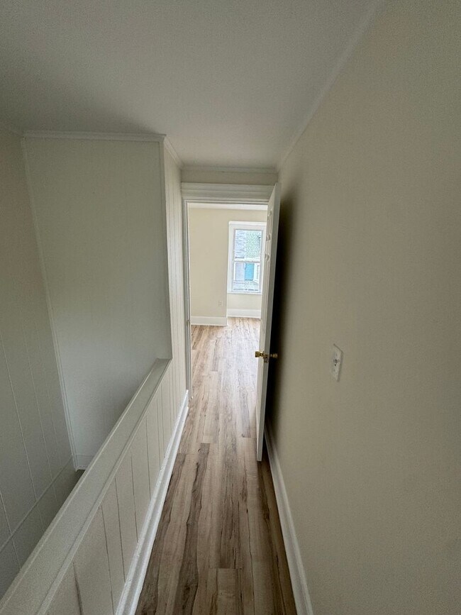 Building Photo - Charming Lancaster City 5 BR/ 1.5 Bath Hom...