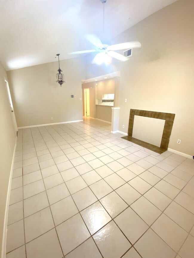 Building Photo - 8531 Stonebridge