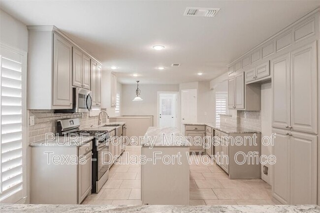 Building Photo - 3313 Country Club Rd