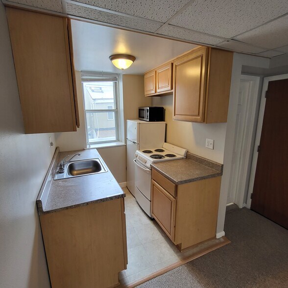 Building Photo - 761 S 7th St