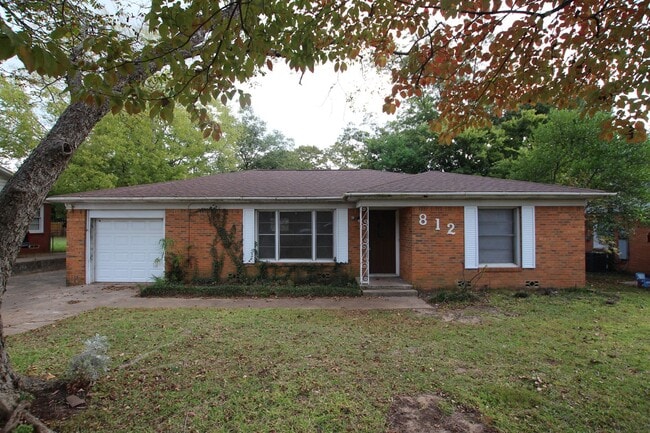 Building Photo - 812 S Palmer Ave