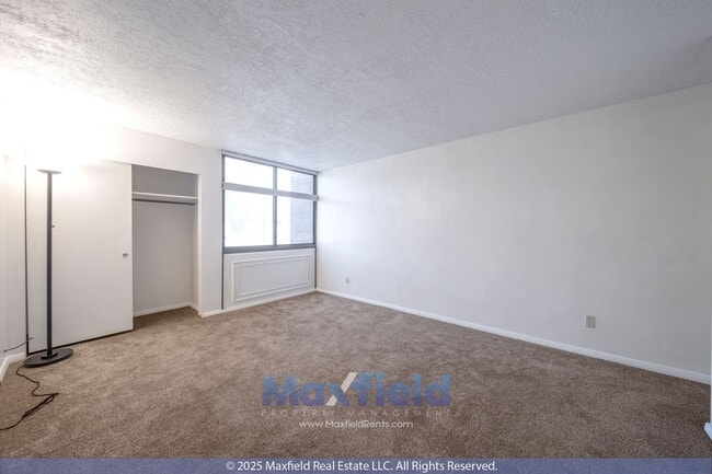 Building Photo - Salt Lake City - Heart of Downtown - 2BD -...