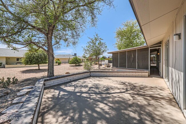 Building Photo - 12535 W Skyview Dr