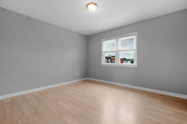 Building Photo - COMING SOON - 2 Bedroom Rental in Temple Hills