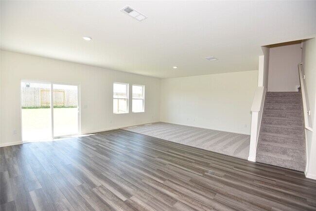 Building Photo - 21650 Cottage Ln
