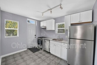 Building Photo - 1094 Oakwood Ave