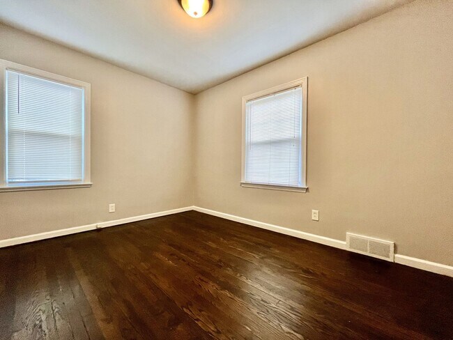 Building Photo - Three Bedroom Home in Northeast Grand Rapids