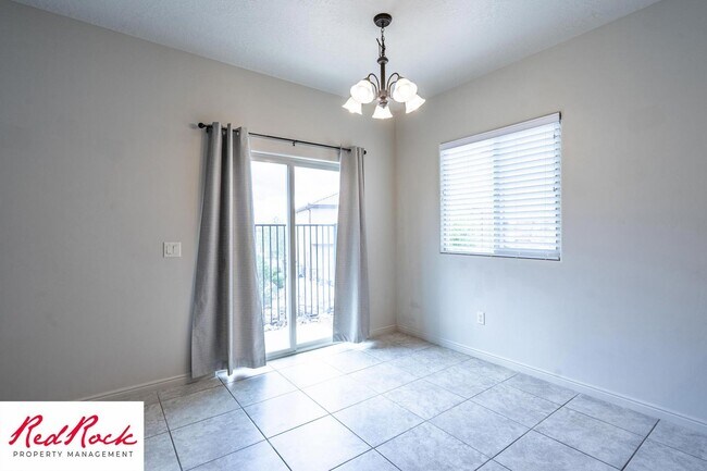 Building Photo - Cozy Townhome with Community Pool