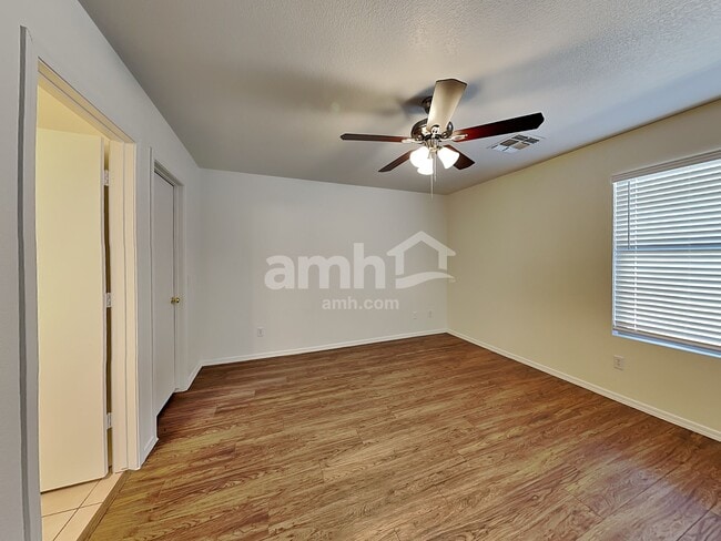 Building Photo - 16400 N Lasso Dr