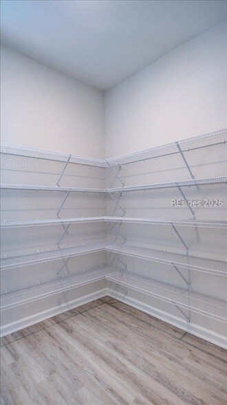 Building Photo - 179 Garden Row Dr N