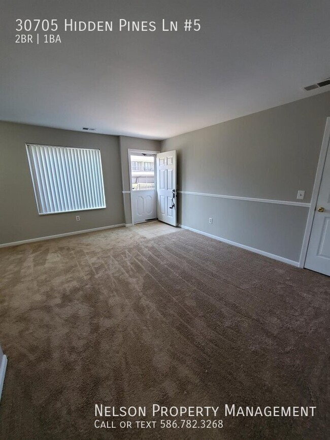 Building Photo - "1st Floor, 2-Bed Condo in Roseville w/ In...