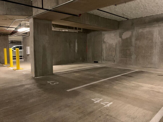 Building Photo - Gorgeous 2/2 with luxurious Lobby Level Condo in Hampden Row