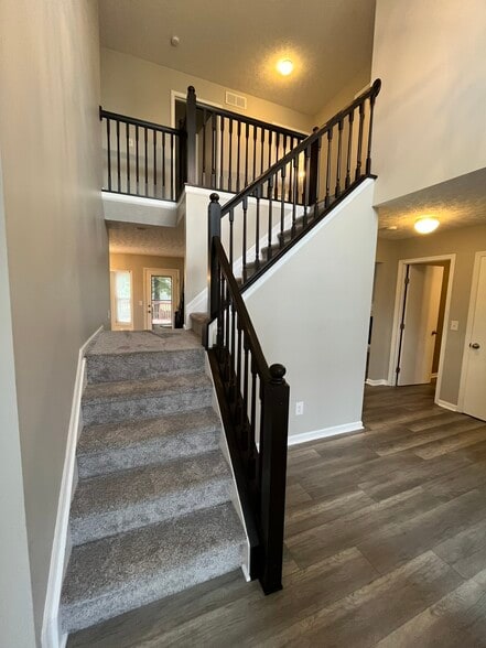 Building Photo - 208 Caswell Dr