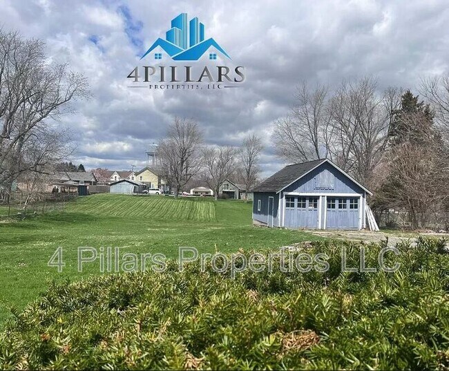 Building Photo - 162 W Commercial Ave