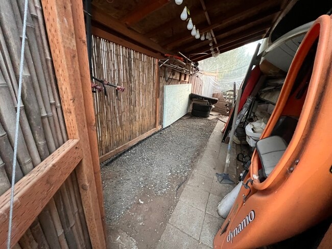 Building Photo - 1709 Avalon Pl