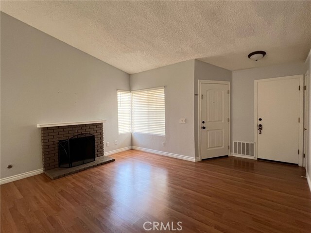 Building Photo - 110 Peppertree Dr