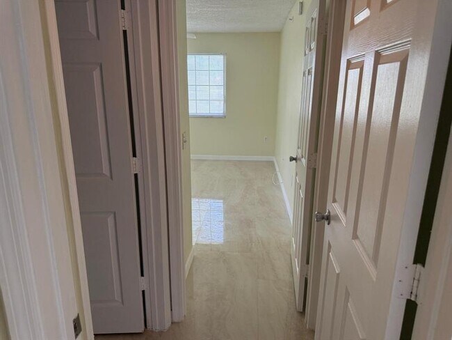 Building Photo - 5061 Wiles Rd