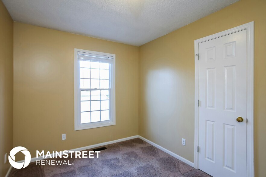 Building Photo - 6500 N Elmwood Ct