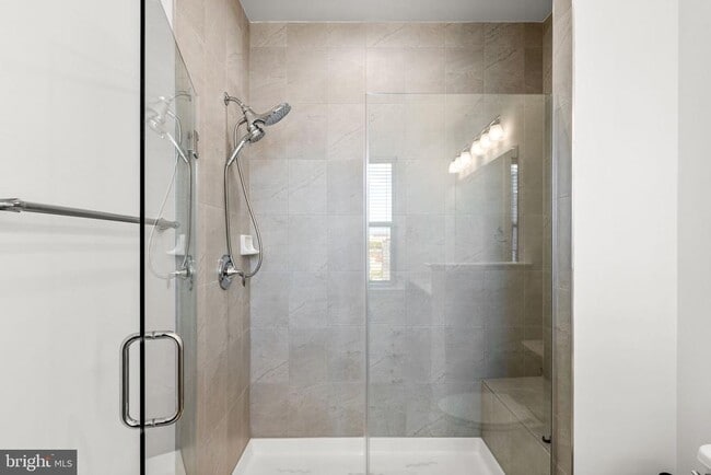 Building Photo - 921 Grundy St