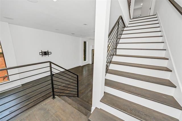 Building Photo - 1961 Dowgate Ct