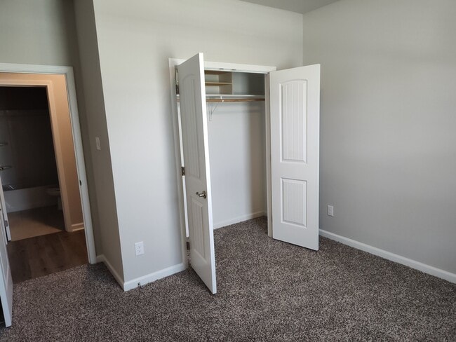 Building Photo - 108 Hardwood Dr