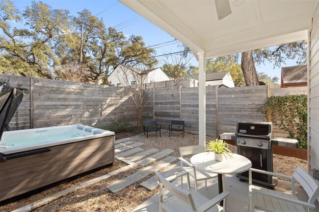 Building Photo - 209 Ben Howell Dr