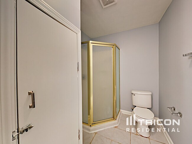 Building Photo - 5186 Hidden Meadow Ct