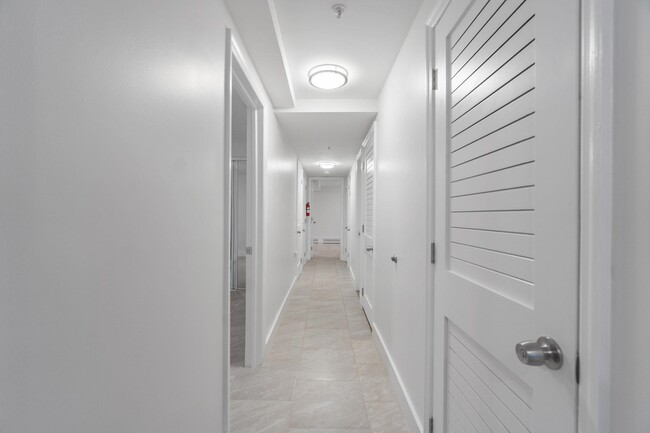 Building Photo - 6107 JFK Blvd E