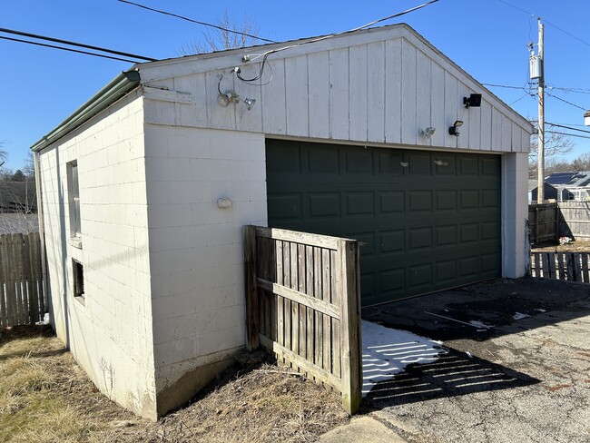 Building Photo - 1616 N Gilbert St