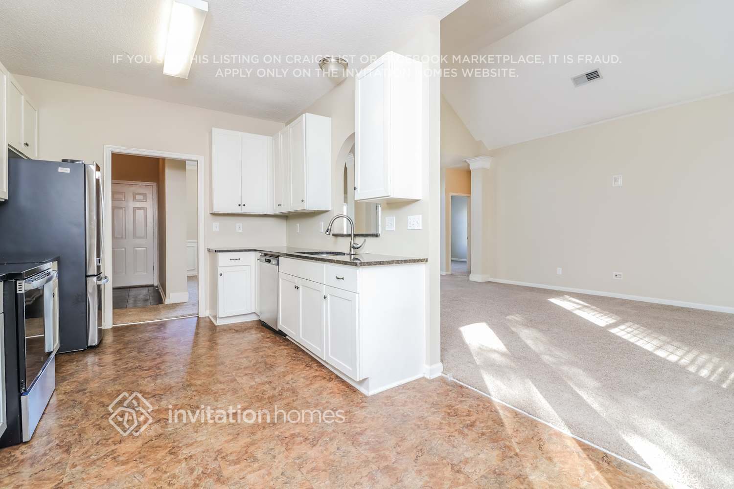 Building Photo - 960 Soaring Dr NE