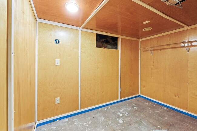 Building Photo - 206 W Waverly Pl