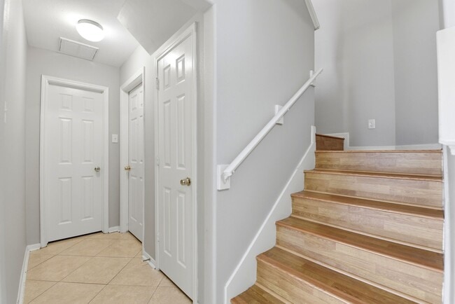 Building Photo - 14022 Crestbourne Ct