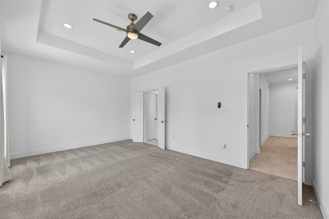 Building Photo - 1806 Schweikhardt St