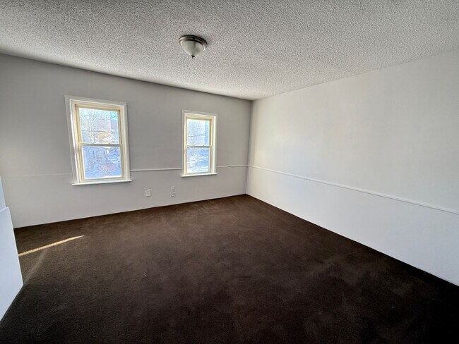 Building Photo - 658 Cooper St