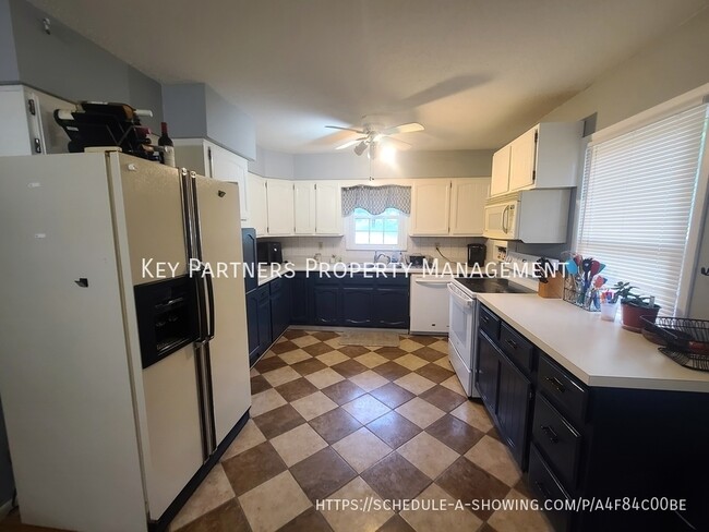 Building Photo - 6703 NW Evelyn-