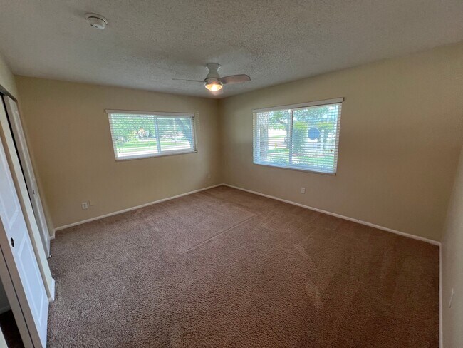 Interior Photo - 131 41st Ave N, St Petersburg, FL 33703
