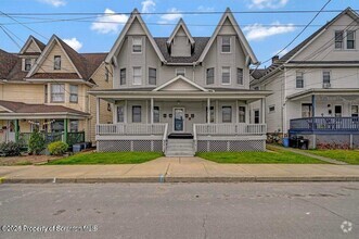 Building Photo - 1605 Washburn St