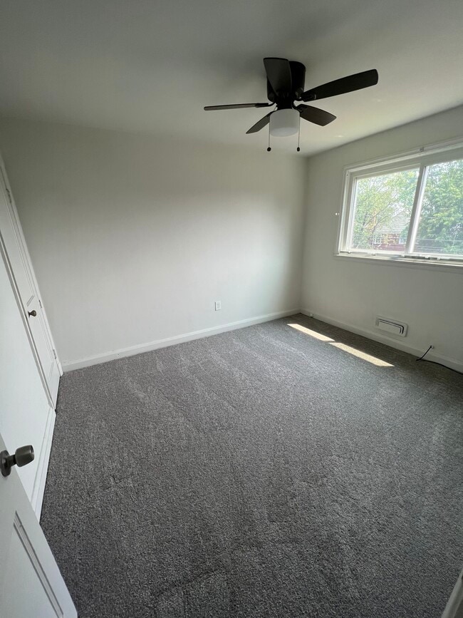 Building Photo - 4707 Chatford Ave