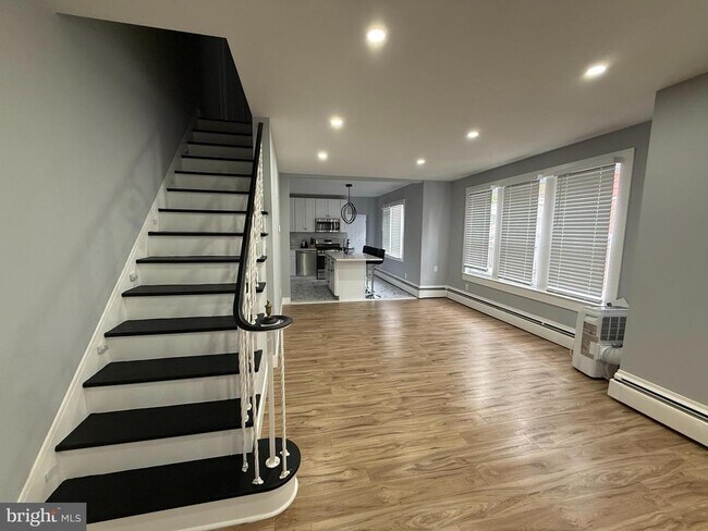 Building Photo - 129 Clearfield Ave