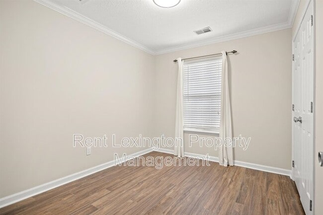 Building Photo - 917 Gerardi Rd