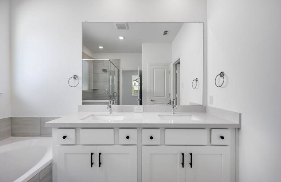 Building Photo - 1108 Broomsedge Mews