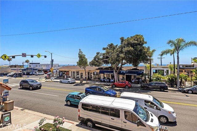 Building Photo - 976 S Coast Hwy