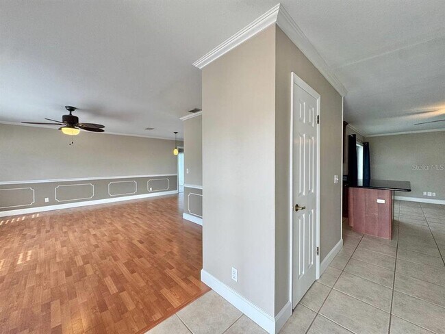 Building Photo - 6316 Lake Sunrise Dr