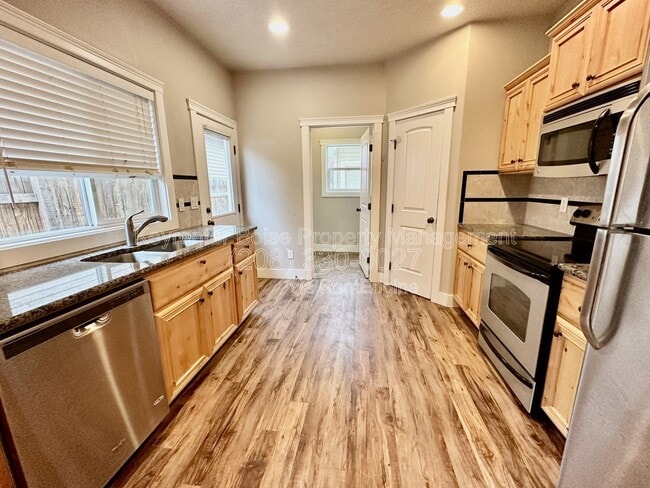 Building Photo - 2225 S Dorothy Ave