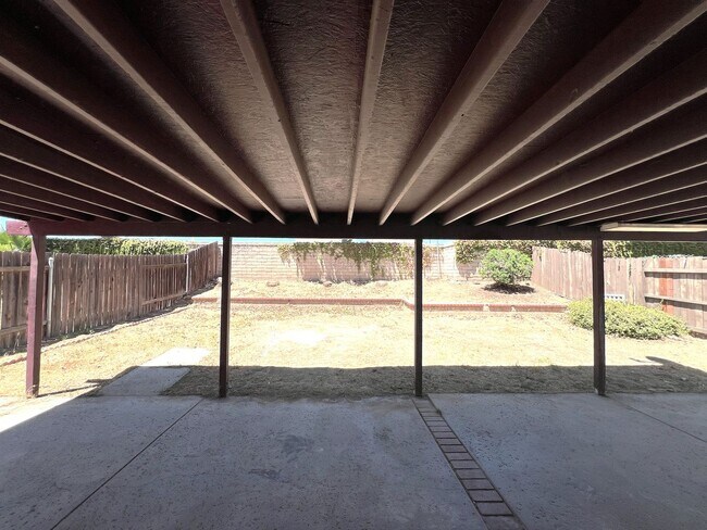 Building Photo - Spacious 4-Bedroom Home with Large Backyard in Moreno Valley