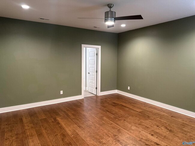 Building Photo - 1520 Hammock St