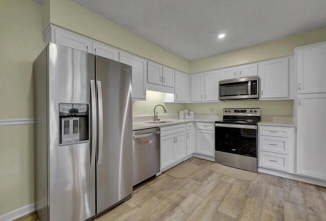 Building Photo - 5260 Crossbow Cir